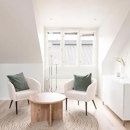 Huoneisto 2ndhomes Beautiful, 2br Attic In Kruununhaka